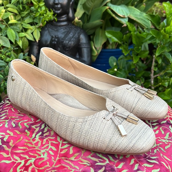 New! Nurture Leather Ballerina Slip-on Flats - Picture 12 of 17